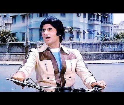 Recalling the shooting of Muqaddar Ka Sikandar’s song ‘Hamari Halat Bahut Nazuk Thi’, Amitabh Bachchan express that he is ‘scared’ of the bike