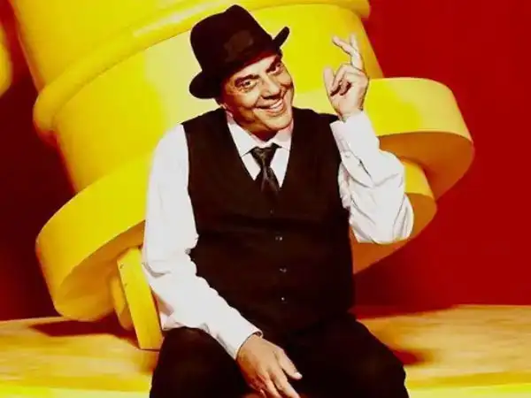 Dharmendra Reflects on Being a Loner, Living With Memories of the Past